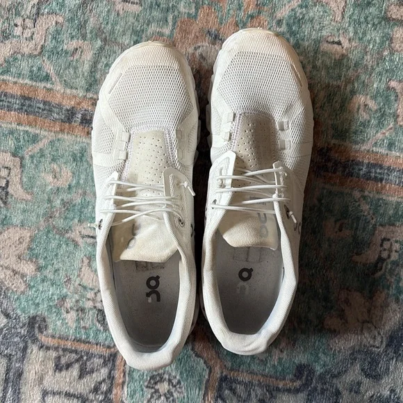 ON cloud 5 mean white size 10 EUC - Picture 5 of 5